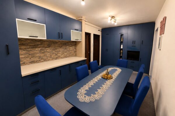 Apartament 2 camere si zona de dining et1 zona Cetate mobilat si utilat