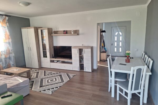 Casa de vânzare zona Micești 5 camere bucătarie 2 bai