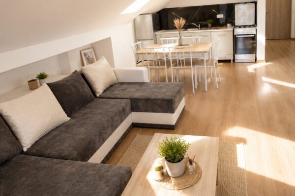 Apartament 3 camere decomandat mobilat si utilat