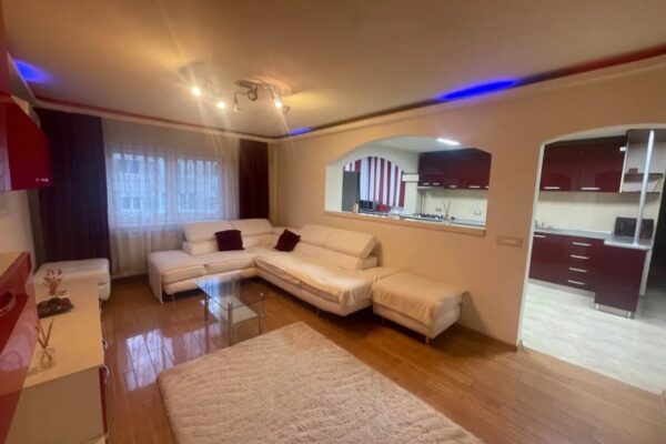 Apartament 3 camere mobilat si utilat zona Stadion Merita vazuta