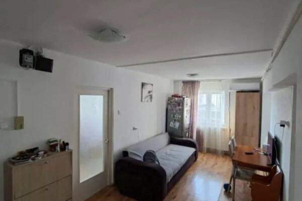 Apartament 2 camere decomandat et 2 zona Cetate