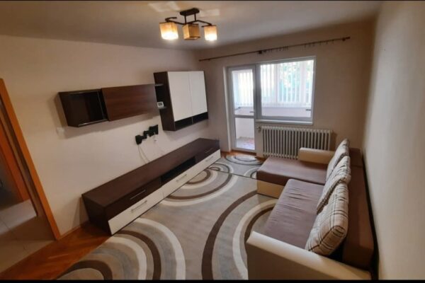 Apartament 3 camere decomandat et 1 zona Liceul Sportiv