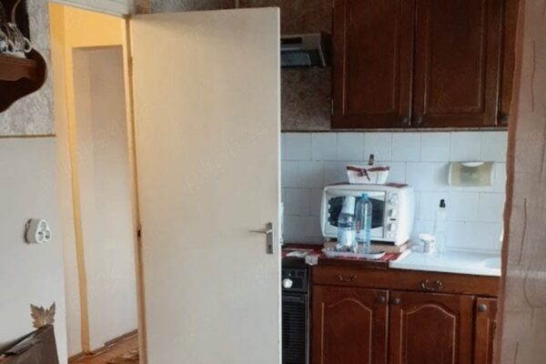 Apartament 2 camere decomandat et 3