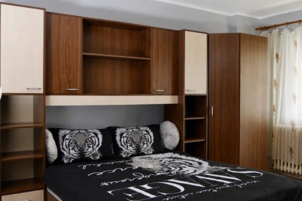 Apartament 4 camere zona Cetate-Mercur