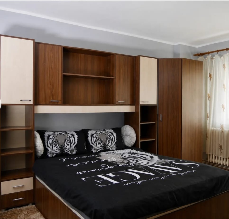 Apartament 4 camere zona Cetate-Mercur