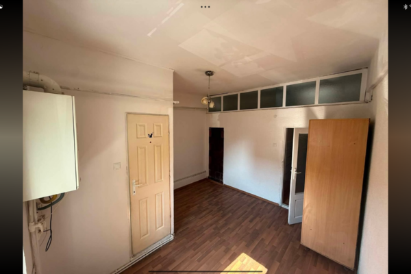 Garsoniera suprafata 24 mp zona Centrul Civic din Brasov
