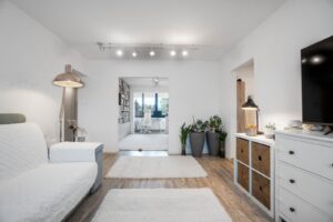 Apartament 3 camere Renovat zona bl. Garii - foto 9