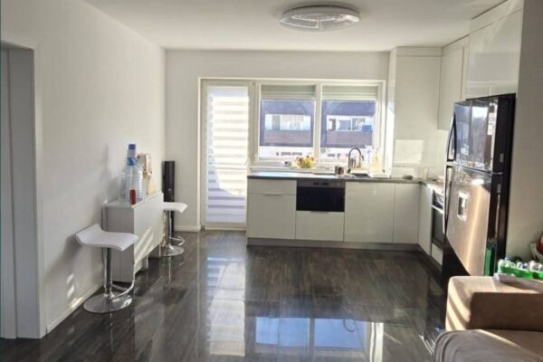 Apartament de vânzare 2 camere + dressing