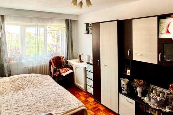 Apartament 2 camere decomandat zona Closca