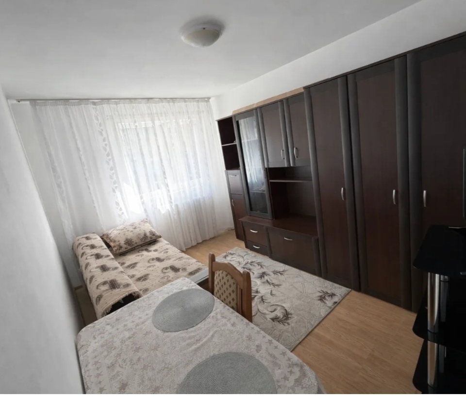 Apartament 2 camere zona Cetate parter