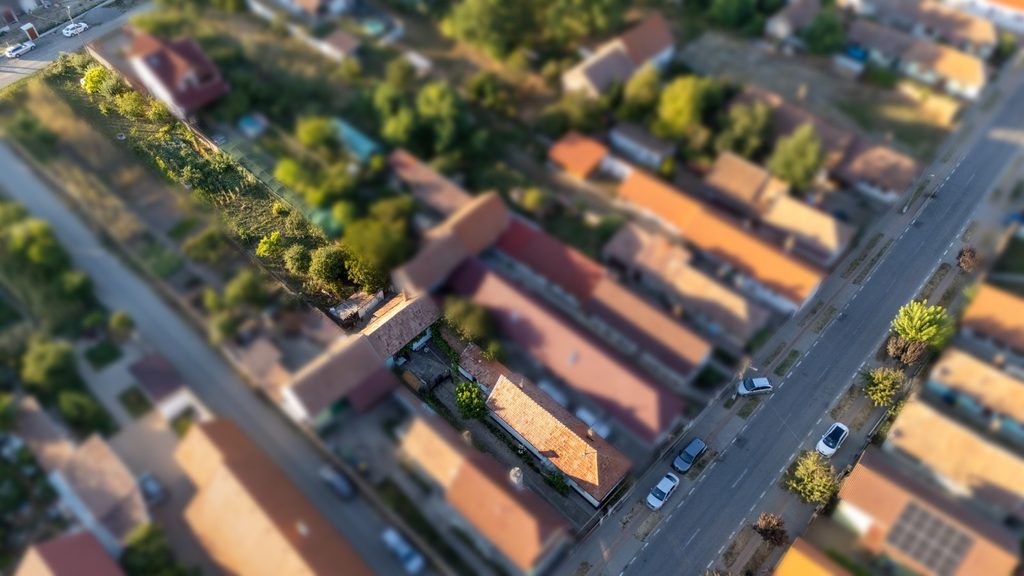 CASĂ DE VÂNZARE ÎN CIUGUD – TEREN 1.103 MP – ACCES LA DOUĂ STRĂZI