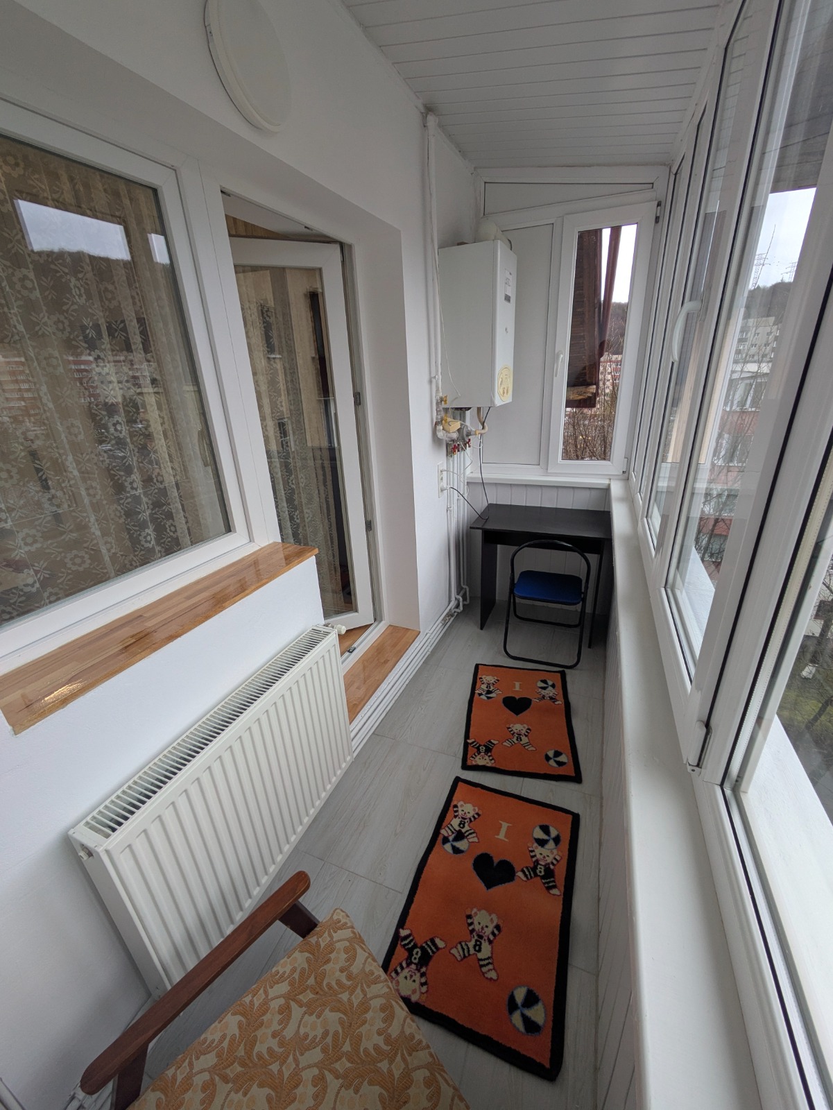 Garsonieră decomandată de închiriat Răcădău | Prima închiriere | Renovată | Balcon | Etaj 3