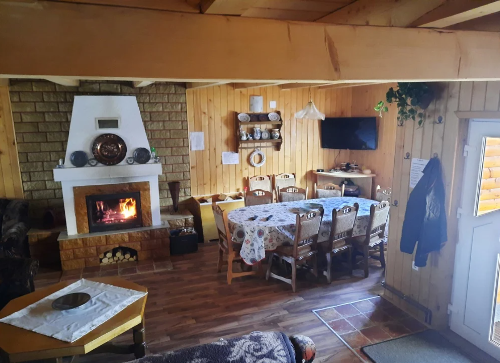 Cabană de vânzare – Șureanu (Luncile Prigoanei)