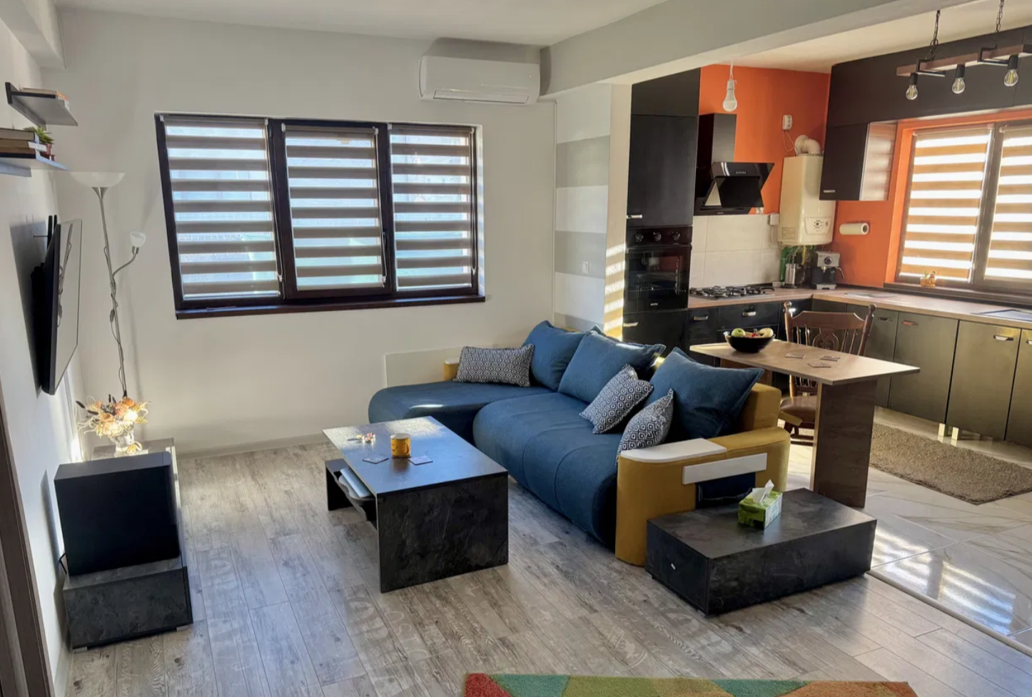 Apartament tip casă cu curte privată 75 mp în Sânpetru | 2 camere | Parcare proprie | Mobilat & utilat complet