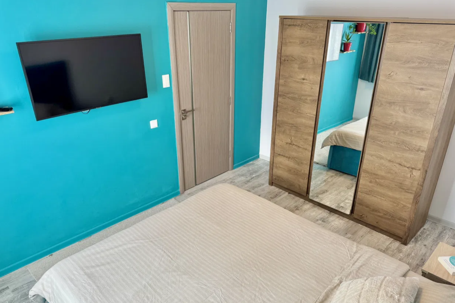 Apartament tip casă cu curte privată 75 mp în Sânpetru | 2 camere | Parcare proprie | Mobilat & utilat complet