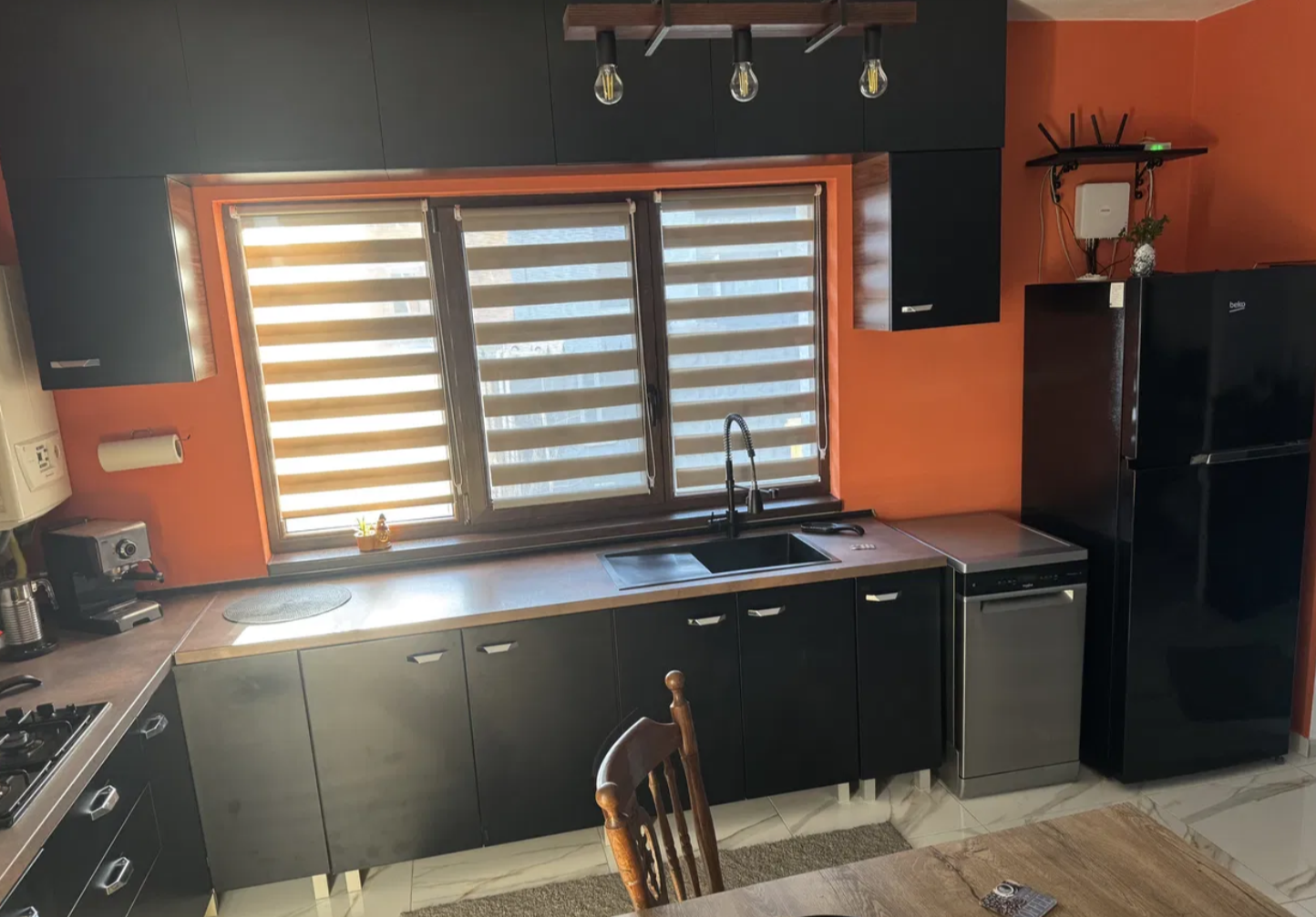 Apartament tip casă cu curte privată 75 mp în Sânpetru | 2 camere | Parcare proprie | Mobilat & utilat complet