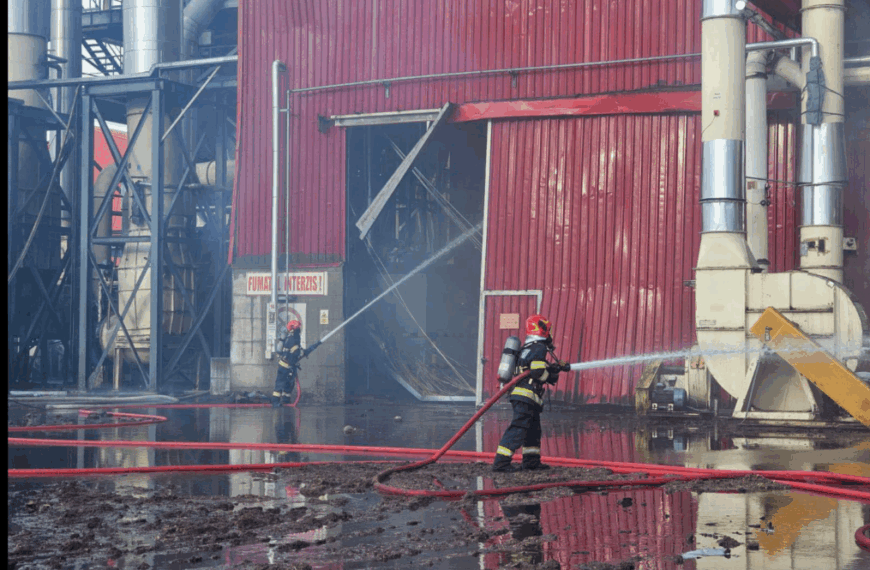 Planul Roșu dezactivat după intervenția autorităților. Explozie urmată de incendiu la o fabrică din Sebeș. Patru victime.