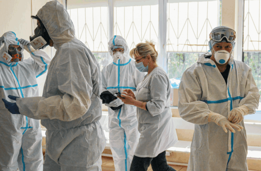 Pandemia nu s-a încheiat: Stratus – noua variantă COVID care îngrijorează medicii