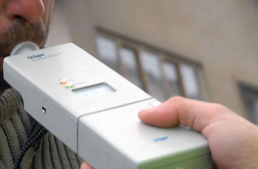 Doi șoferi prinși băuți la volan, în zona Câmpeni