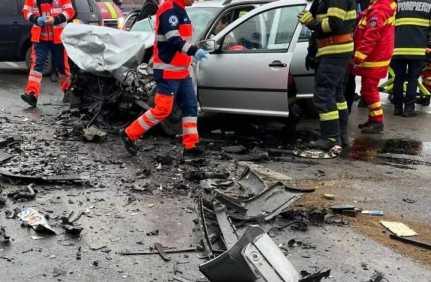 Accident grav pe DN 17, în zona localității Ilișești. Impact între 3 autoturisme, 6 persoane rănite