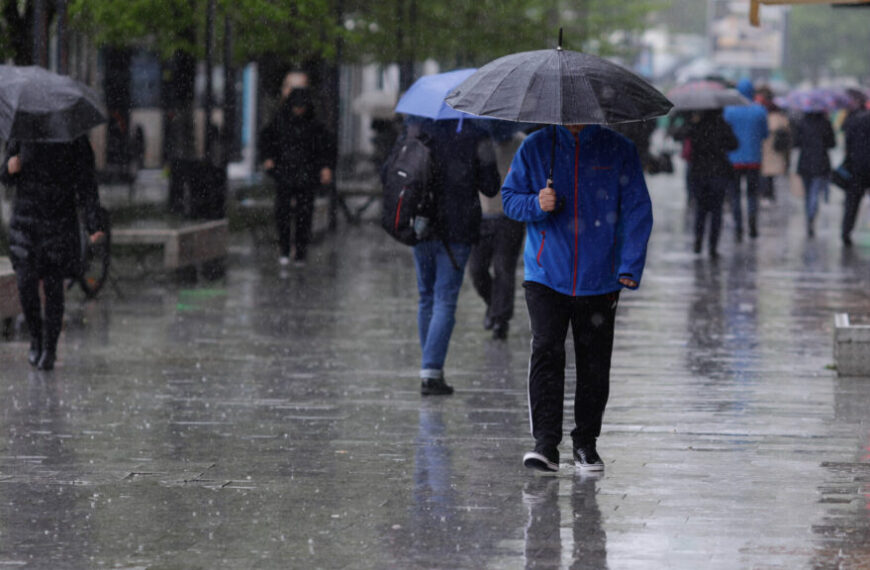 Cod galben de ploi în Brașov și alte șase județe, valabil până vineri dimineața