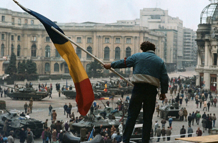 22 decembrie 1989. Fuga cuplului Nicolae și Elena Ceaușescu. Sfârșitul regimului communist în România. Ziua Victoriei Revoluției Române