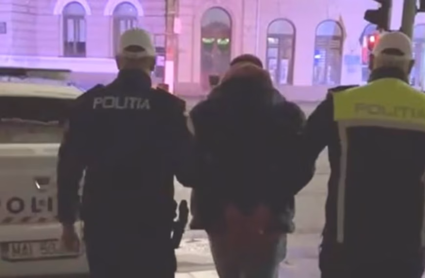 A lovit două autoutilitare parcate. Șofer din Aiud, reținut de polițiști