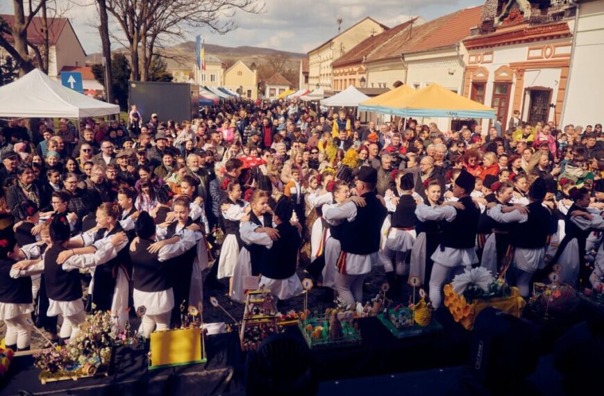 21-22 martie: Sărbătoarea Mierii la Blaj. Ateliere de meșteșuguri tradiționale, spectacol folcloric, Atelier de povesti, conferințe apicole, concert Lora