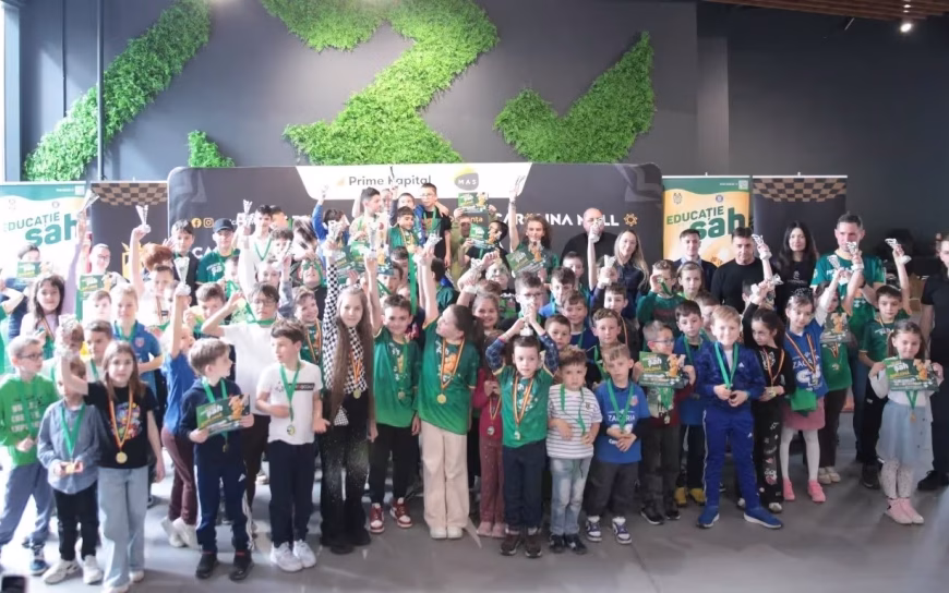 Concursul “Educație prin Șah” și-a premiat câștigătorii. La competiție, au participat peste 100 copii și juniori din România
