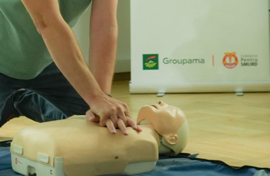 O comunitate mai bine pregătită: Groupama instruiește șoferii RATBV în acordarea primului ajutor, prin programul „Salvatorii de vieți”