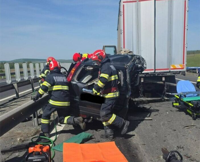 Coliziune între două autocamioane și un autoturism, pe Autostrada A1, sensul Sibiu – Alba