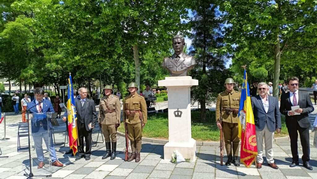 Ziua Regalității marcată la Alba Iulia. A fost dezvelit bustul lui Regelui Mihai și a denumirii Piațetei ” Regele Mihai I” post thumbnail image