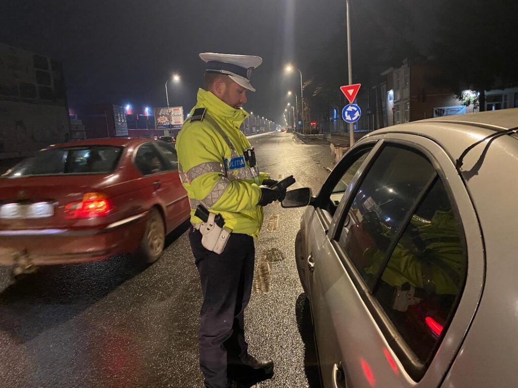 Acțiune a polițiștilor din Alba: Amenzi de aproape 7.300 lei și peste 150 de autoturisme verificate post thumbnail image