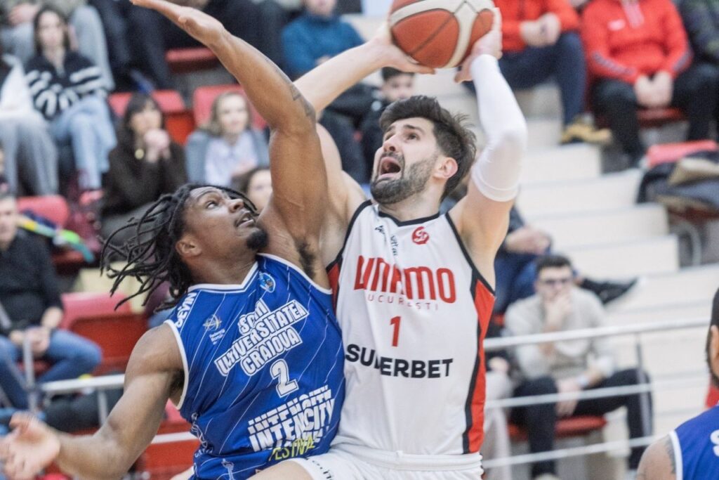 Dinamo București Învinge SCMU Craiova