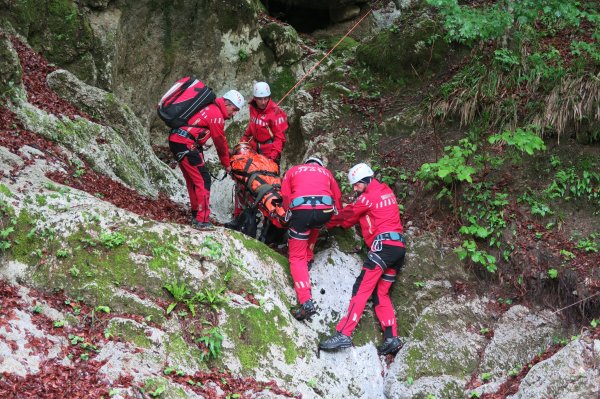 Eroism în munți: 74 de vieți salvate