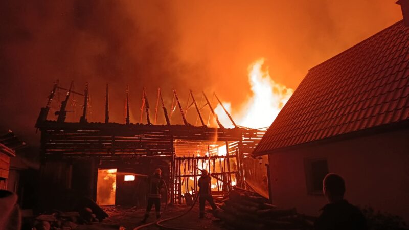 Incendiu devastator la Vlăhița