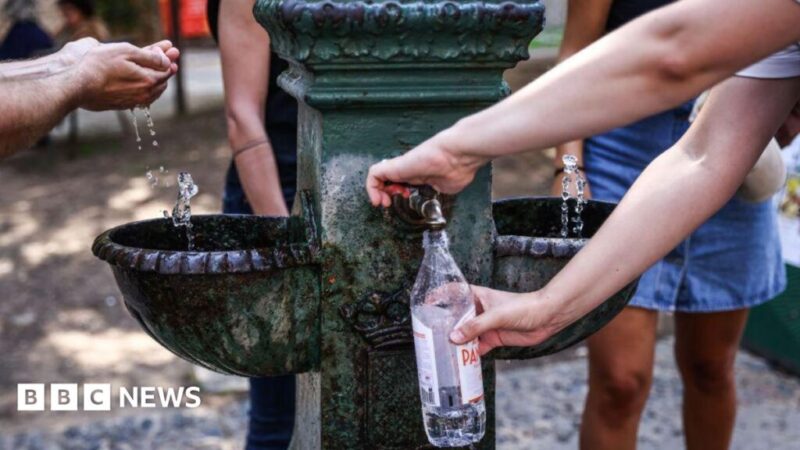 Italia: Hotelurile pot refuza apa de la robinet