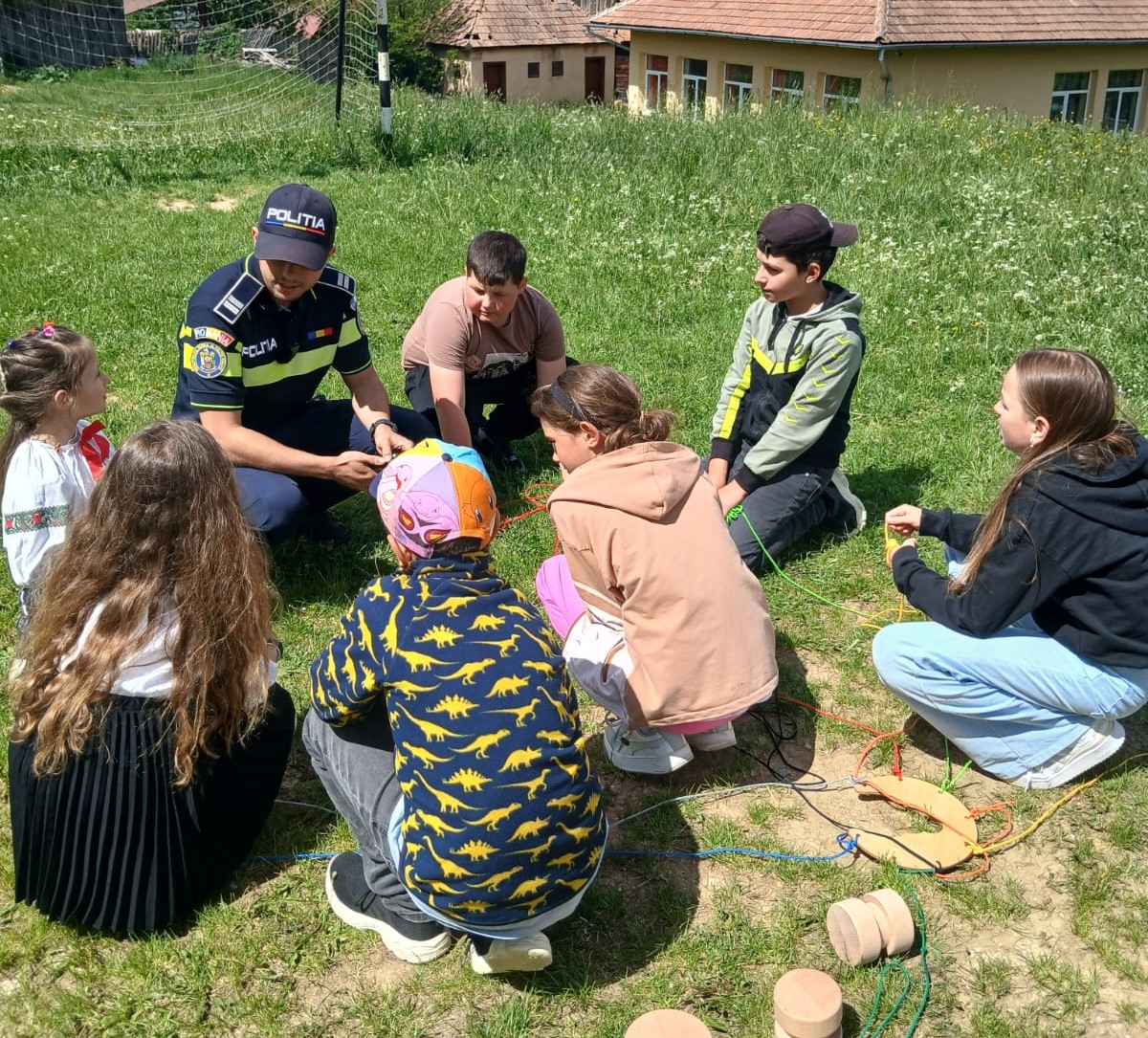 Polițiștii harghiteni promovează siguranța copiilor
