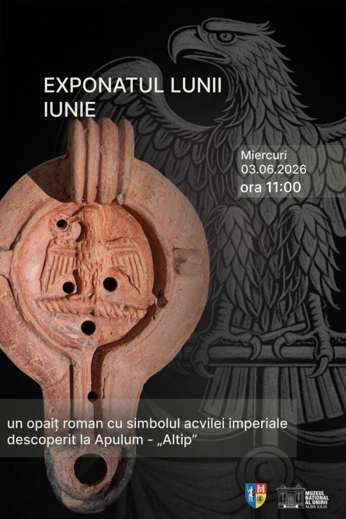 Un opaiț romam cu simbolul acvilei imperiale descoperit la Apulum, exponatul lunii iunie la Muzeul Național al Unirii din Alba Iulia