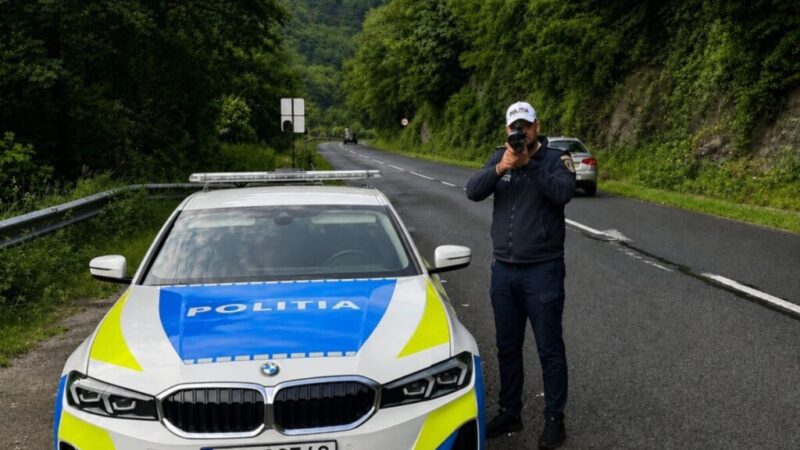 Acțiune a polițiștilor rutieri pe Transalpina. Au fost aplicate amenzi în valoare de peste 1200 lei