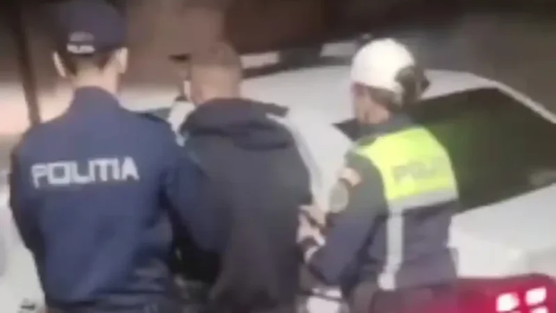 S-a urcat la volan băut și fără permis de conducere, provocând un accident rutier. Bărbat din Zlatna, reținut de polițiști
