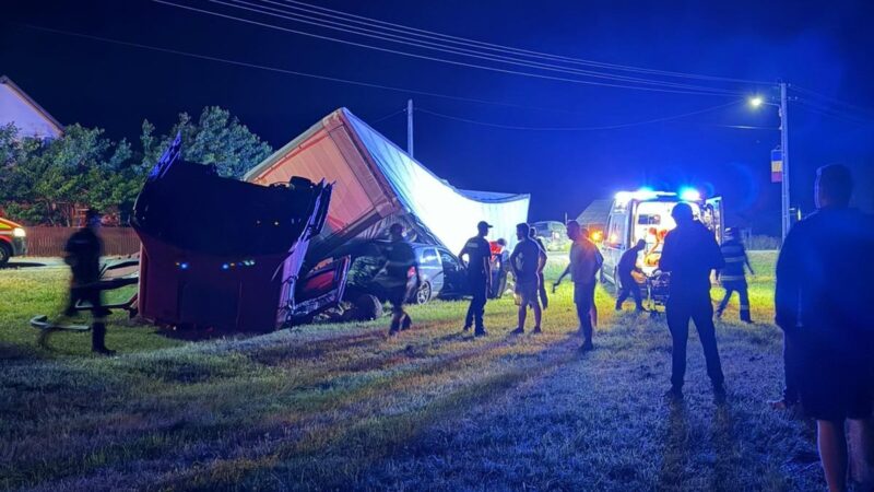 Accident rutier pe DN 12: trei persoane rănite