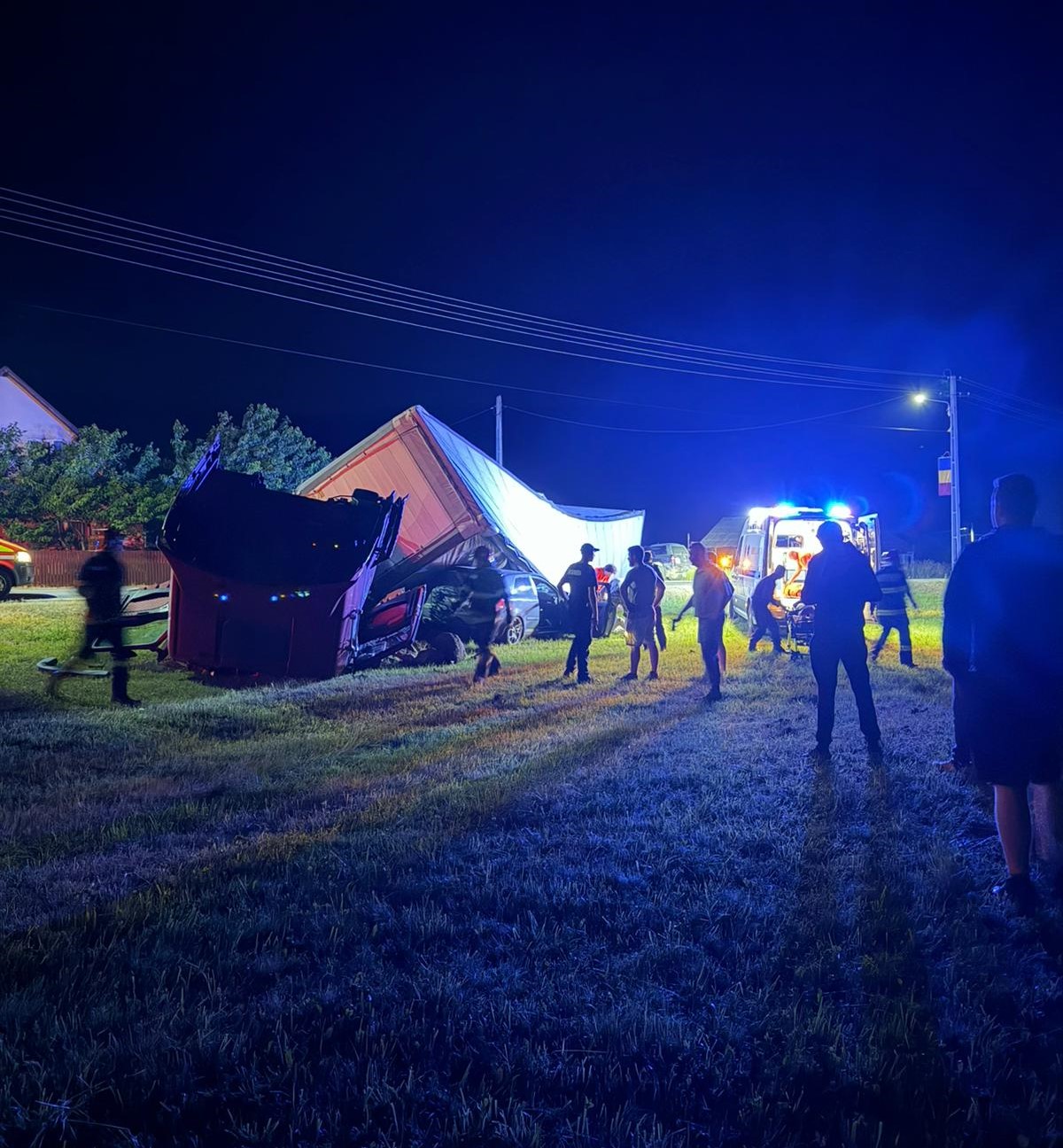 Accident rutier pe DN 12: trei persoane rănite