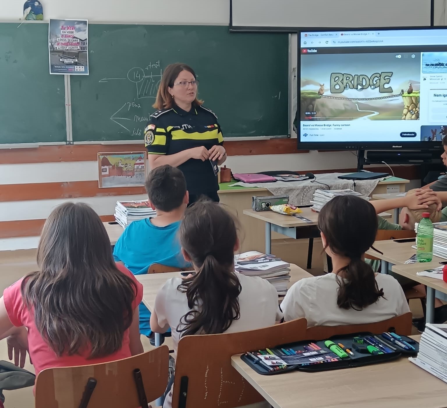 Elevi și profesori implicați în prevenirea violenței