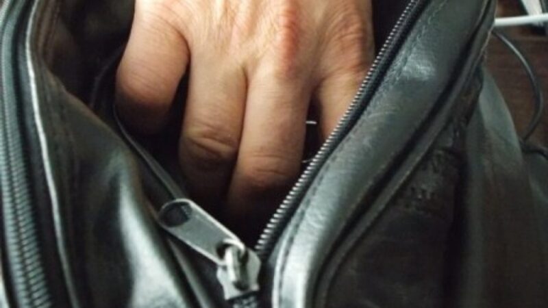 Furt de 23.000 de lei la Toplița: doi bărbați reținuți