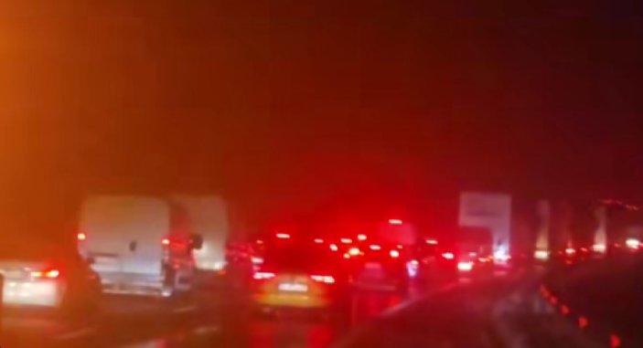Inundatii pe DN 67C: Trafic oprit temporar