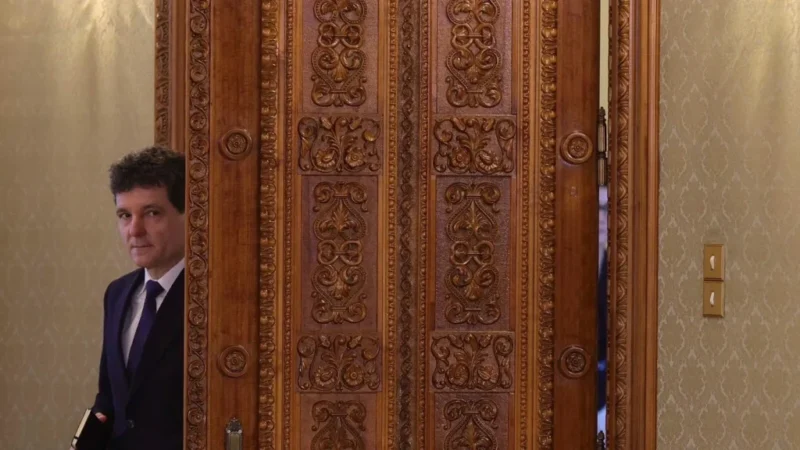 Nicușor Dan: Președinte-jucător în Parlament