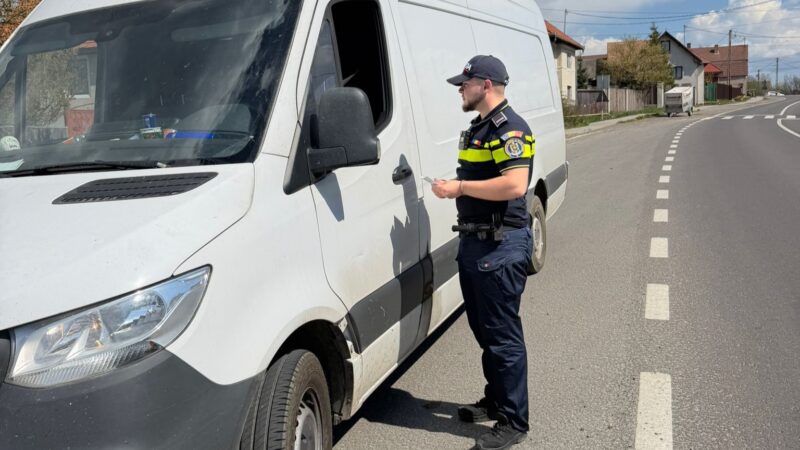 Polițiștii rutieri acționează pe DN 15