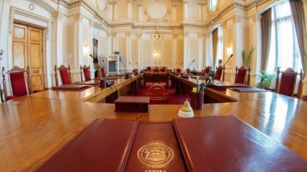 Sorin Grindeanu: CCR amână decizia