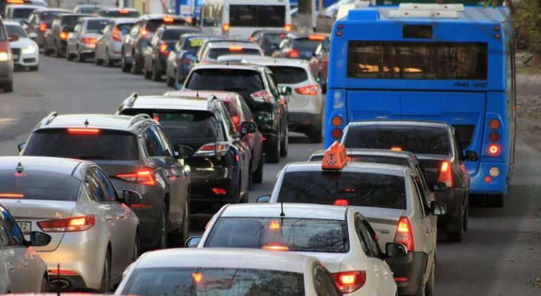Trafic oprit pe DN 10: Situație critică